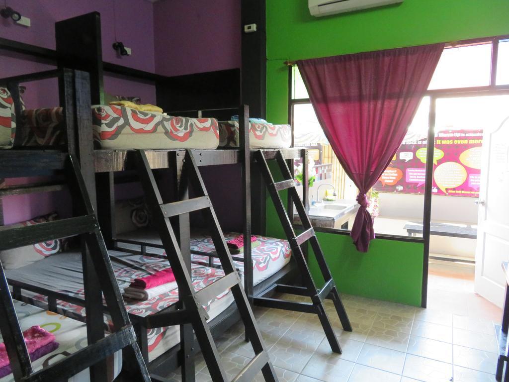 Same Same Guesthouse, Bar & Restaurant (Adults Only) Хаад Рин Екстериор снимка