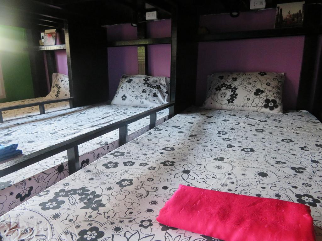 Same Same Guesthouse, Bar & Restaurant (Adults Only) Хаад Рин Екстериор снимка