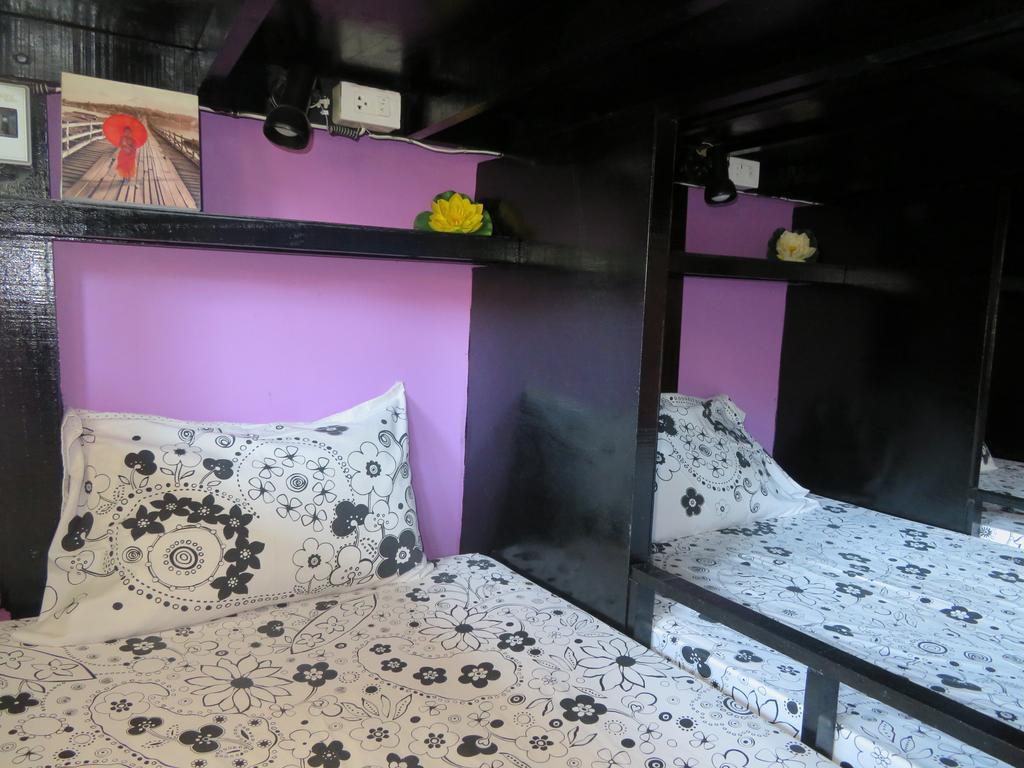 Same Same Guesthouse, Bar & Restaurant (Adults Only) Хаад Рин Екстериор снимка