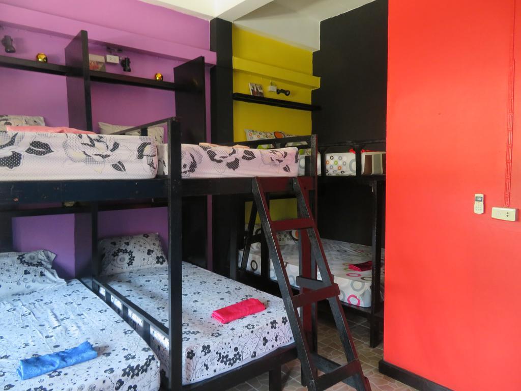 Same Same Guesthouse, Bar & Restaurant (Adults Only) Хаад Рин Екстериор снимка