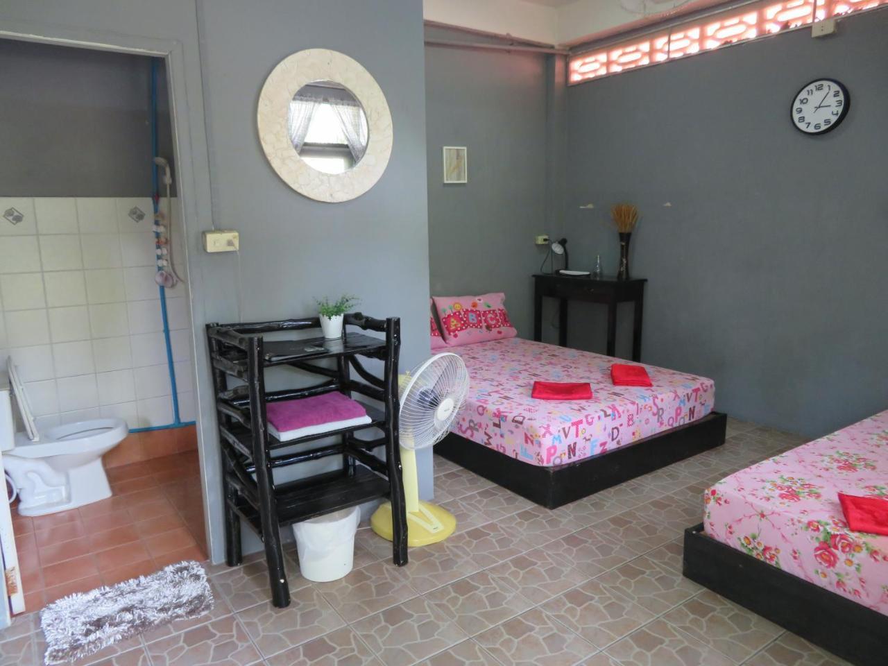 Same Same Guesthouse, Bar & Restaurant (Adults Only) Хаад Рин Екстериор снимка