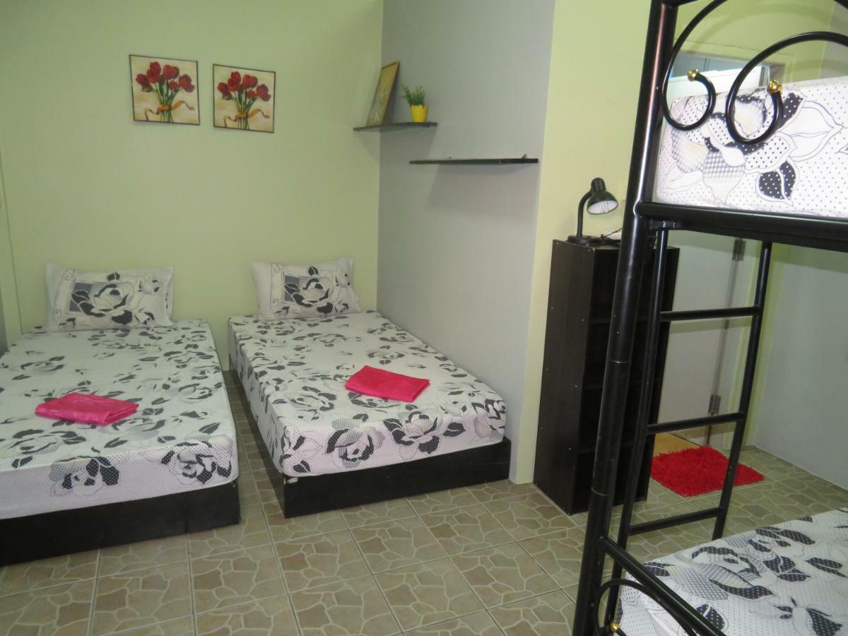 Same Same Guesthouse, Bar & Restaurant (Adults Only) Хаад Рин Екстериор снимка