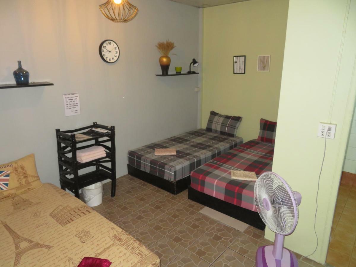 Same Same Guesthouse, Bar & Restaurant (Adults Only) Хаад Рин Екстериор снимка