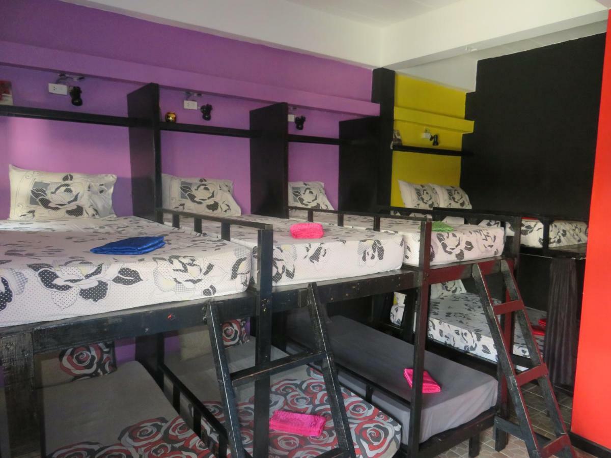 Same Same Guesthouse, Bar & Restaurant (Adults Only) Хаад Рин Екстериор снимка