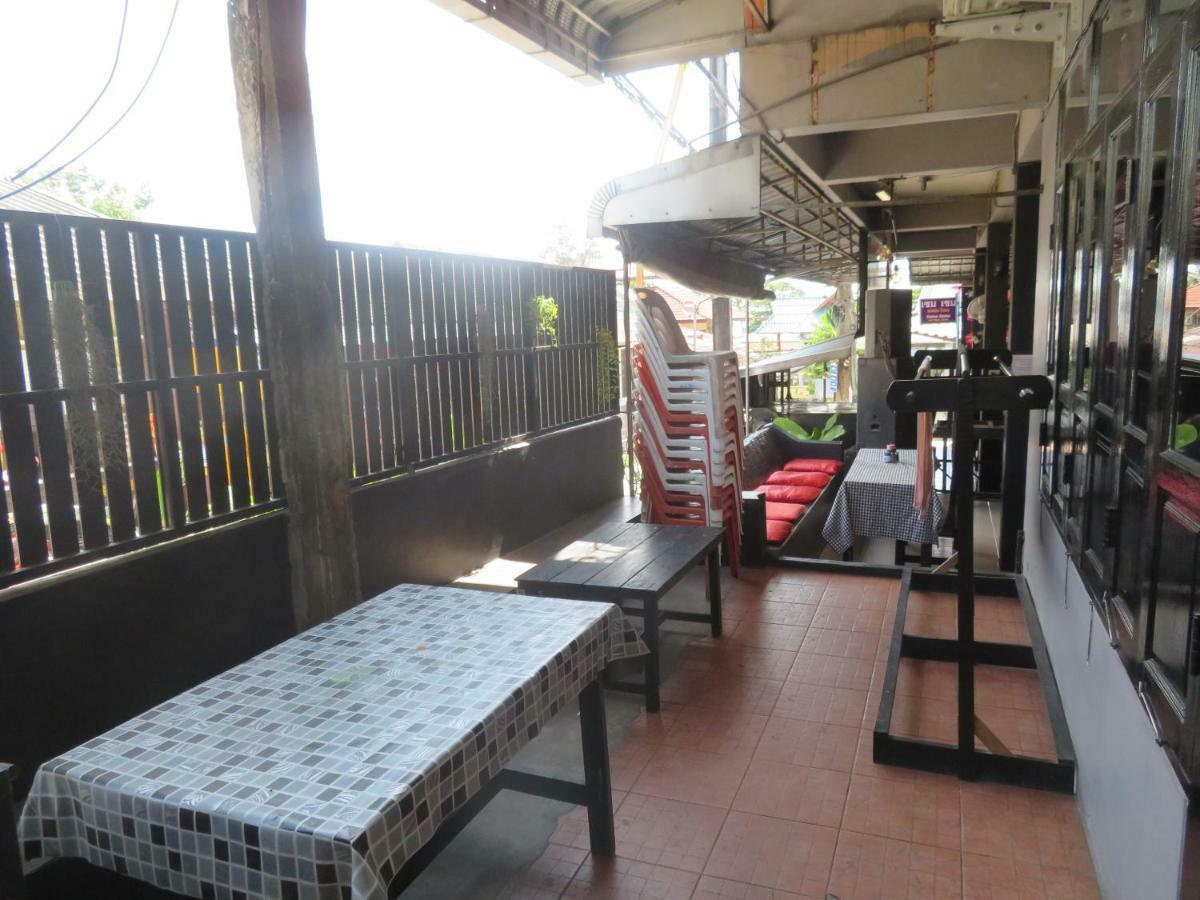 Same Same Guesthouse, Bar & Restaurant (Adults Only) Хаад Рин Екстериор снимка
