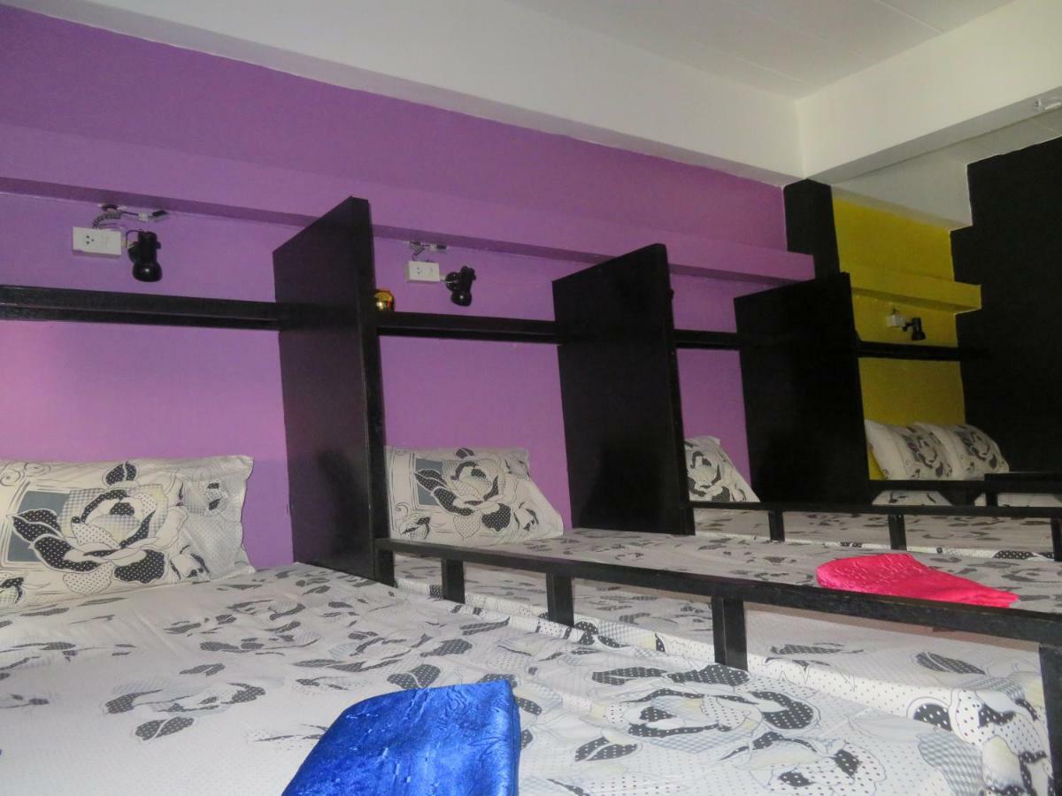 Same Same Guesthouse, Bar & Restaurant (Adults Only) Хаад Рин Екстериор снимка