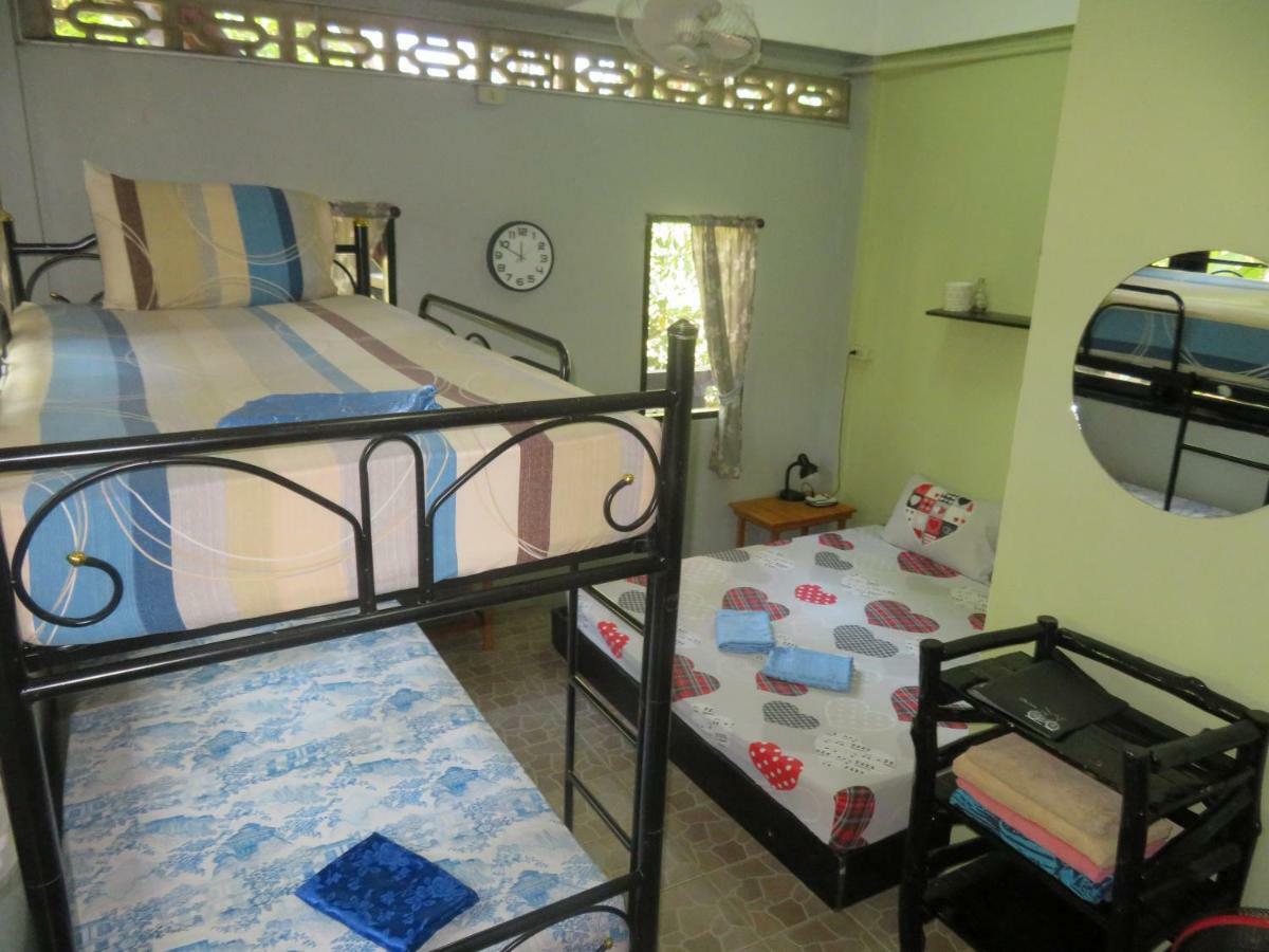 Same Same Guesthouse, Bar & Restaurant (Adults Only) Хаад Рин Екстериор снимка
