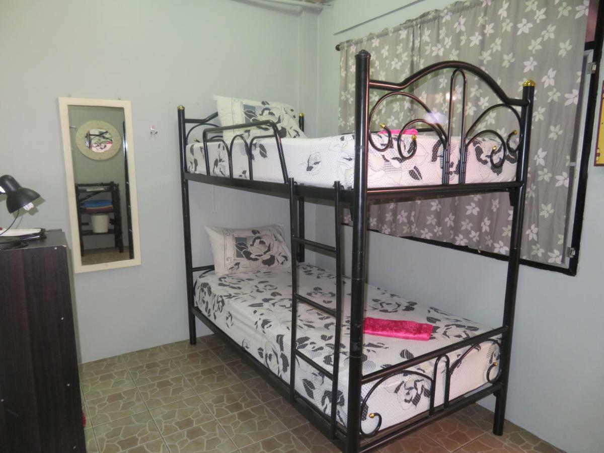 Same Same Guesthouse, Bar & Restaurant (Adults Only) Хаад Рин Екстериор снимка